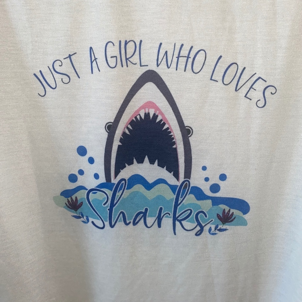 NWOT Just a Girl Who Loves Sharks 3/4 sleeve tee - Picture 2 of 4